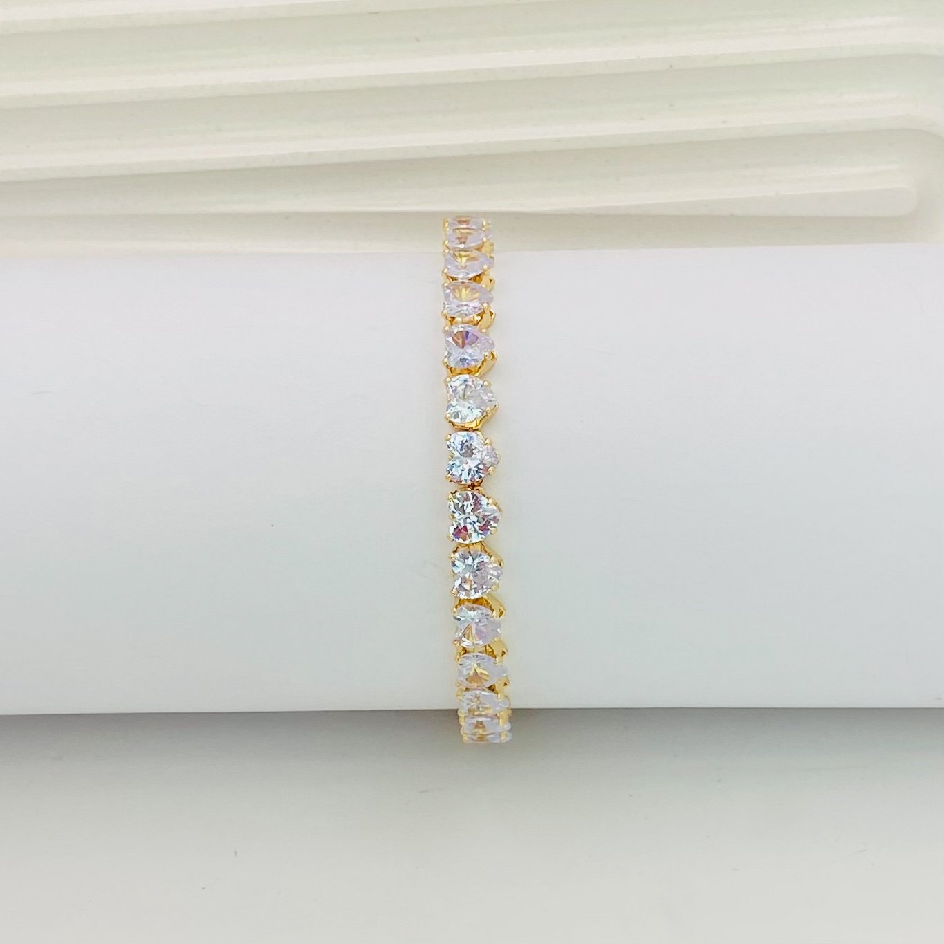 Bracelete corações luz dourado ref 3752