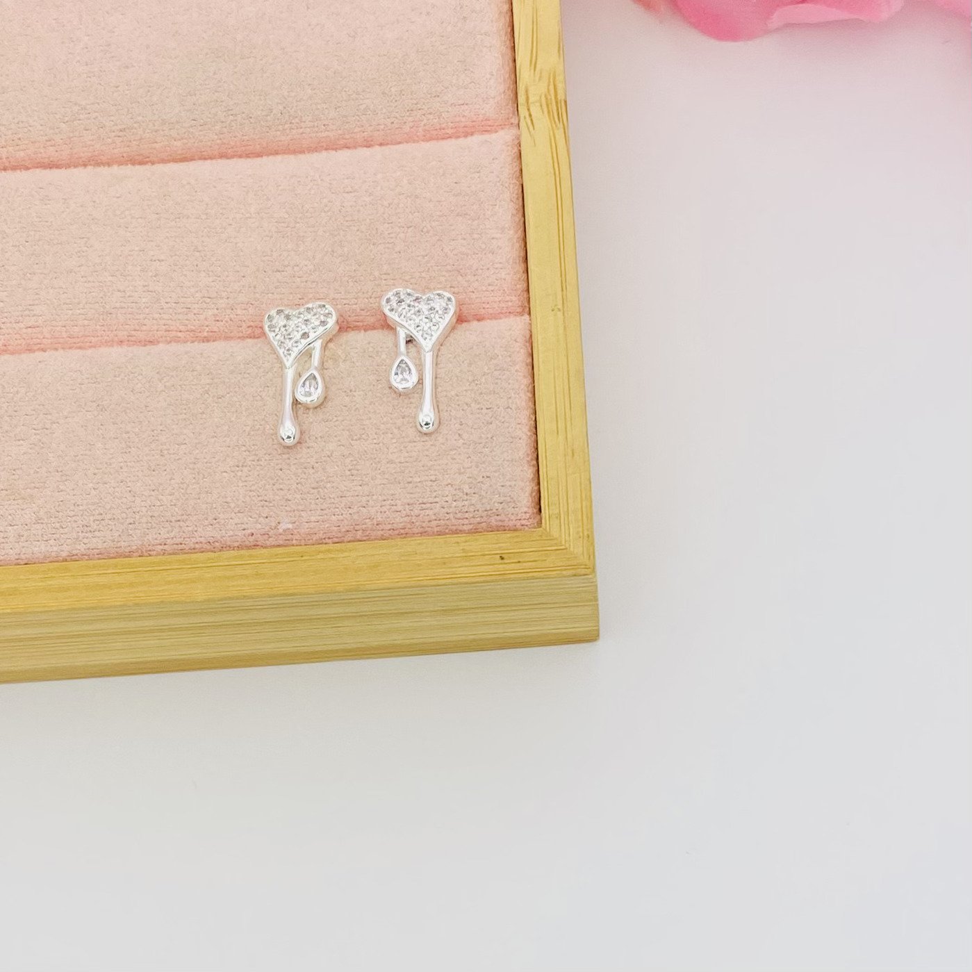 Brinco coração cravejado 2 gotas ref 3106