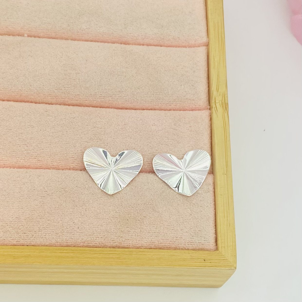 Brinco coração ondulado ref 3295