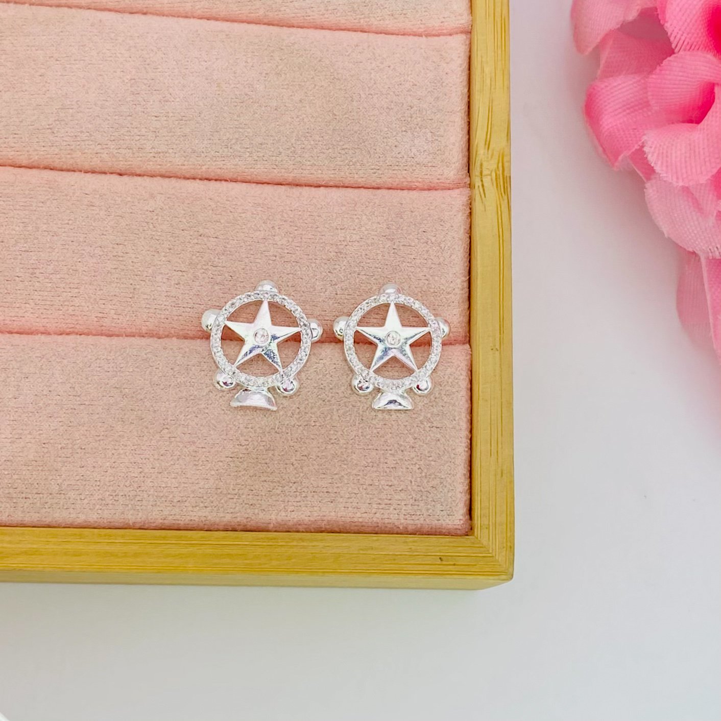 Brinco escudo estrela ref 3528