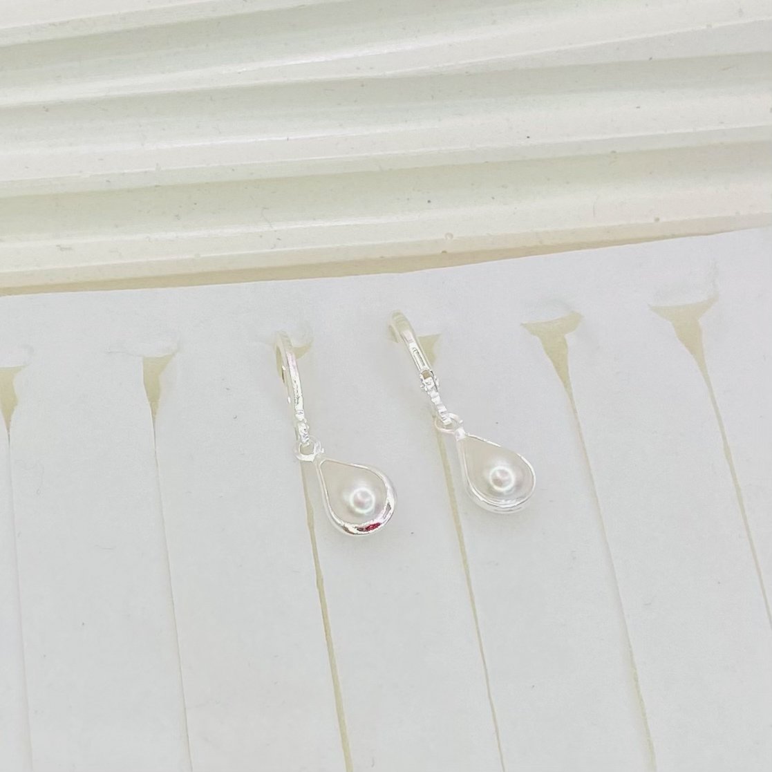 Brinco gota pérola ref 1455