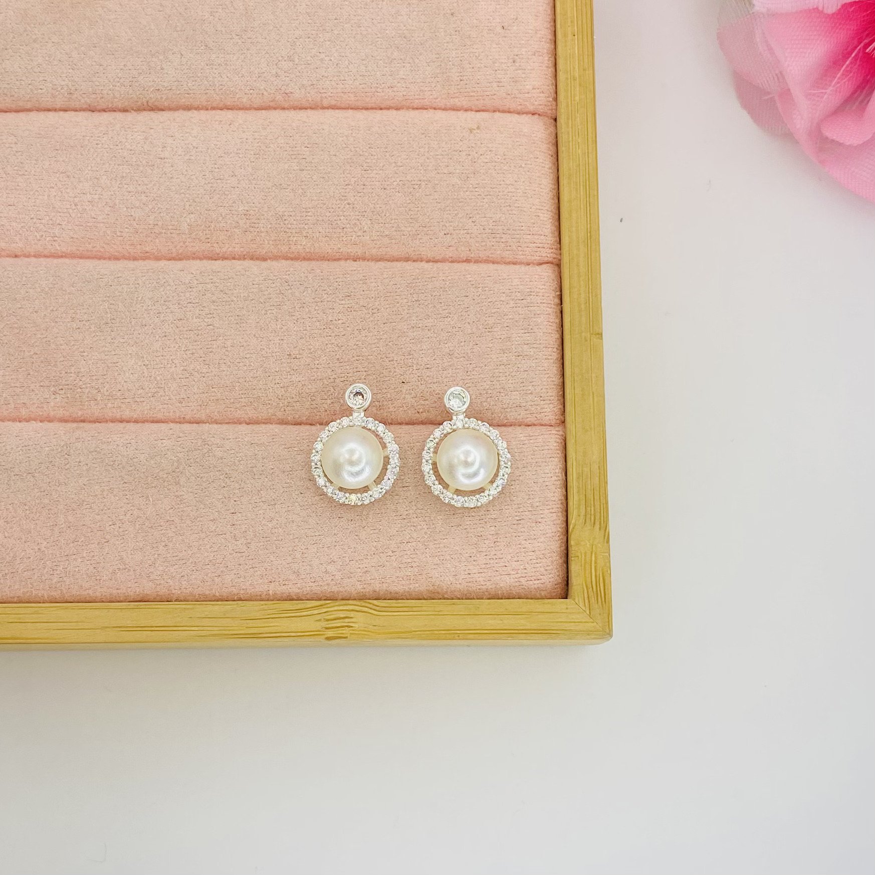 Brinco pérola de luz ref 3249