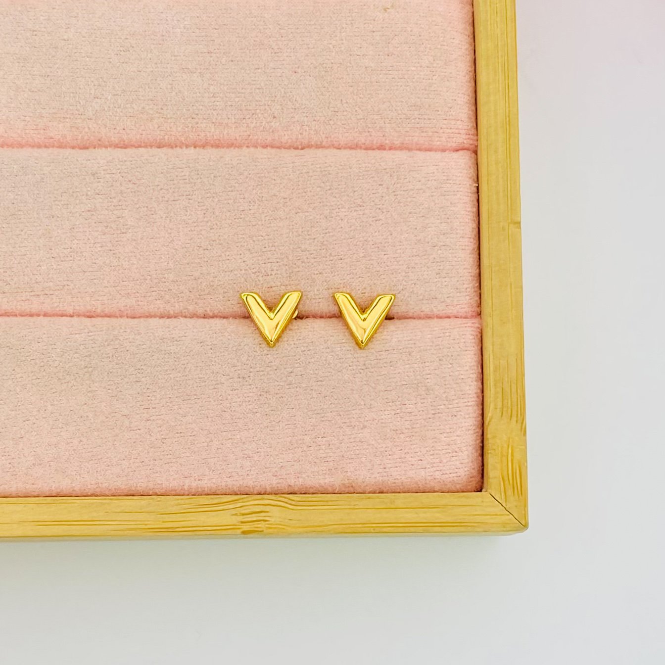 Brinco V aço inoxidável ref 3492