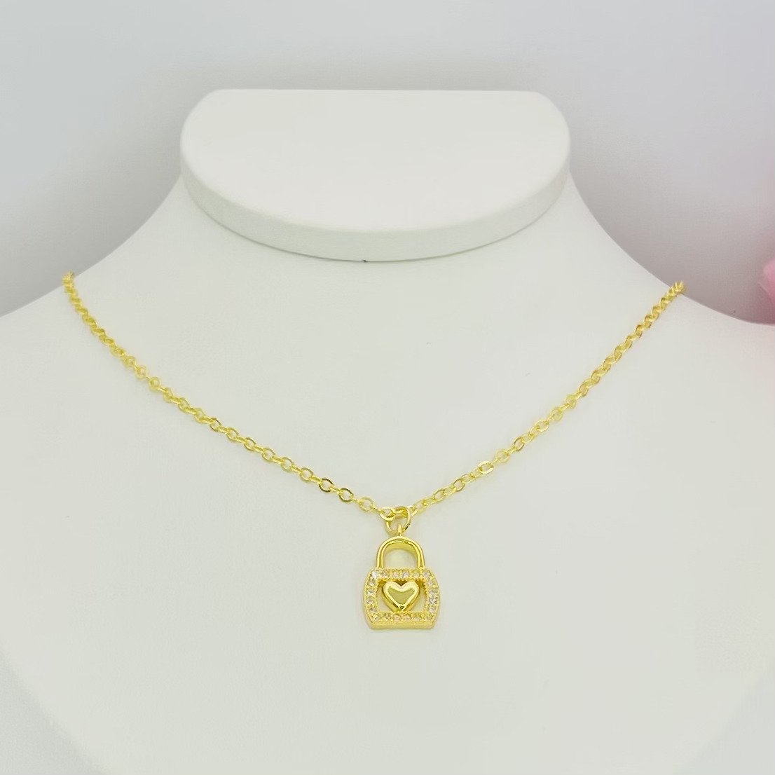 Colar cadeado cravejado dourado ref 3316