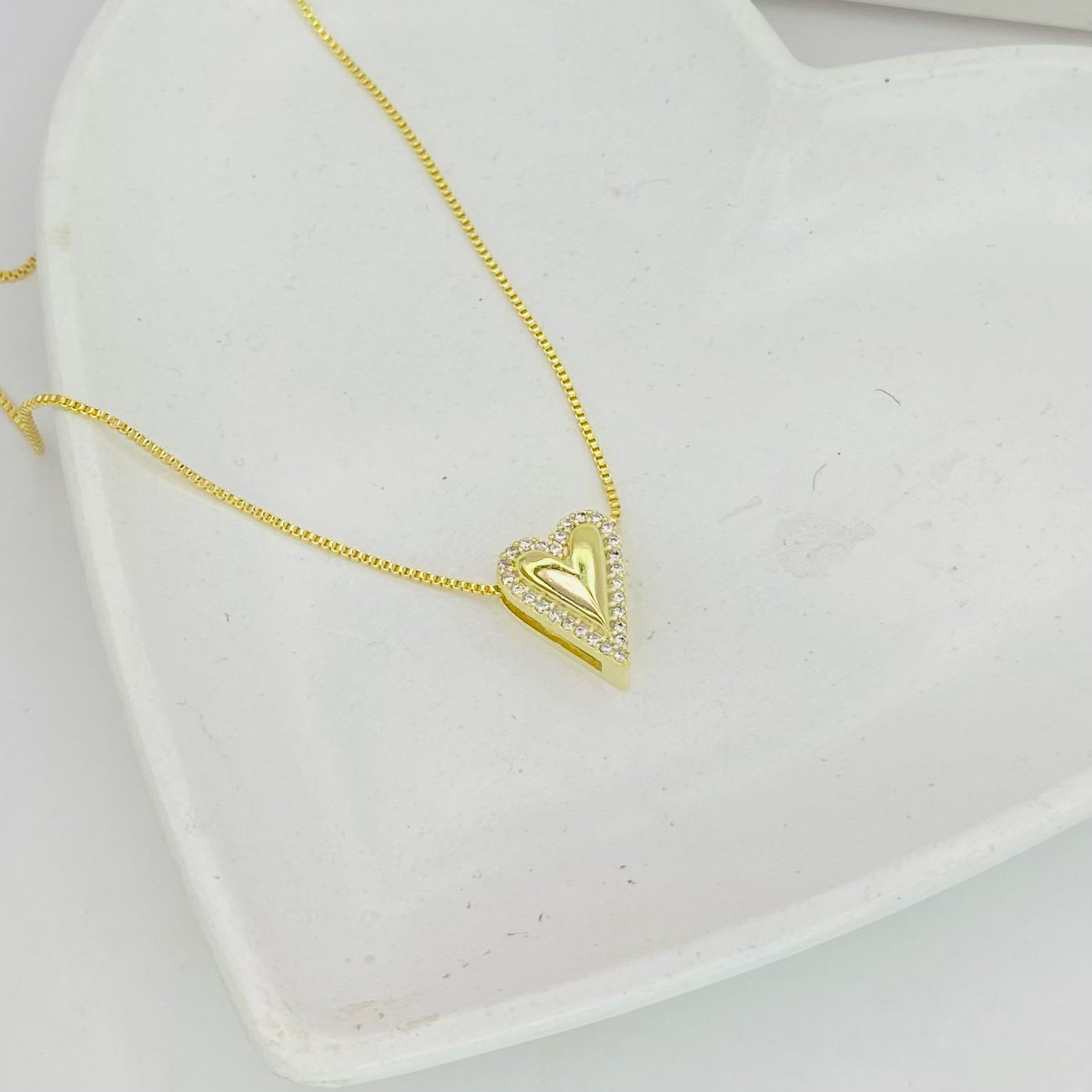 Colar coração contorno cravejado dourado ref 3038