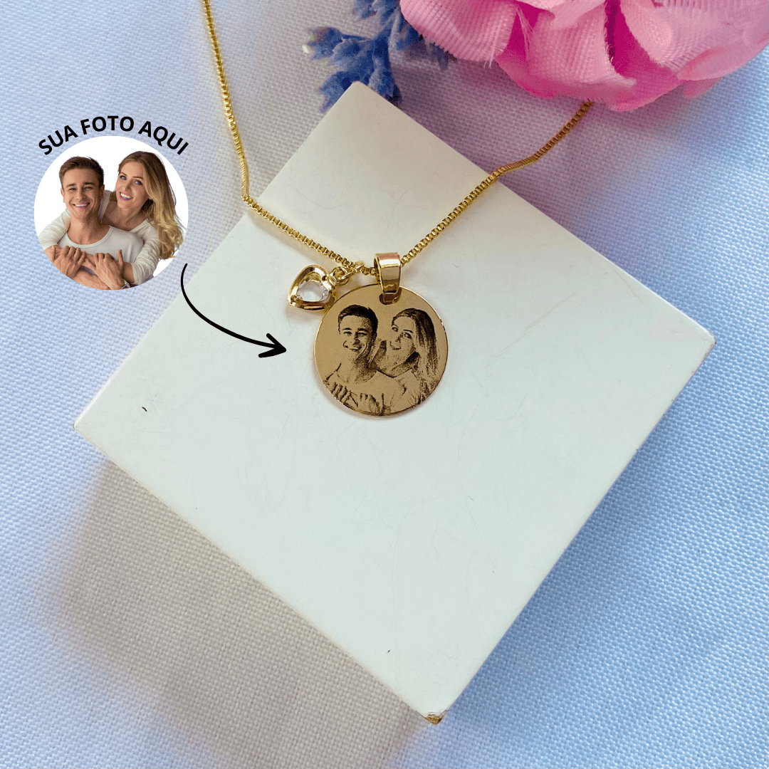 Colar personalizado medalha M dourado ref 2236