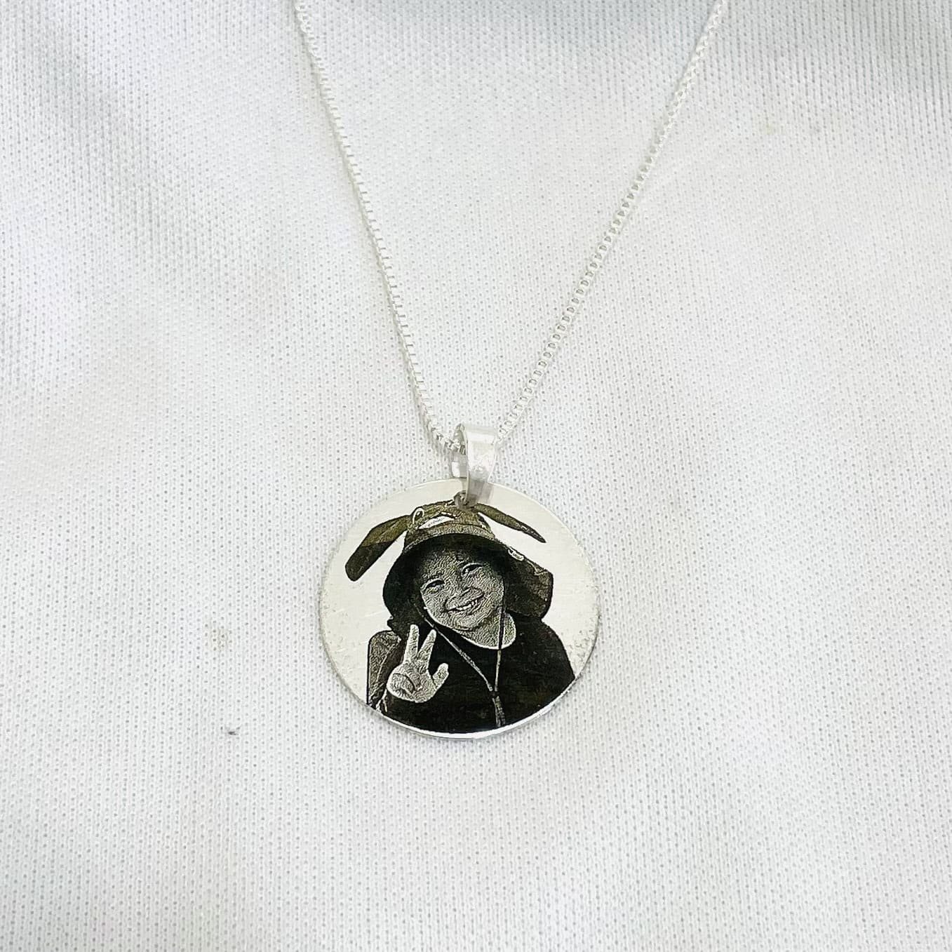 Colar personalizado medalha M ref 2244