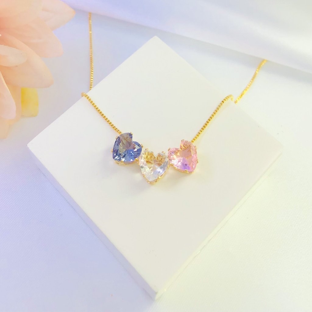 Colar três corações dourado ref 1174