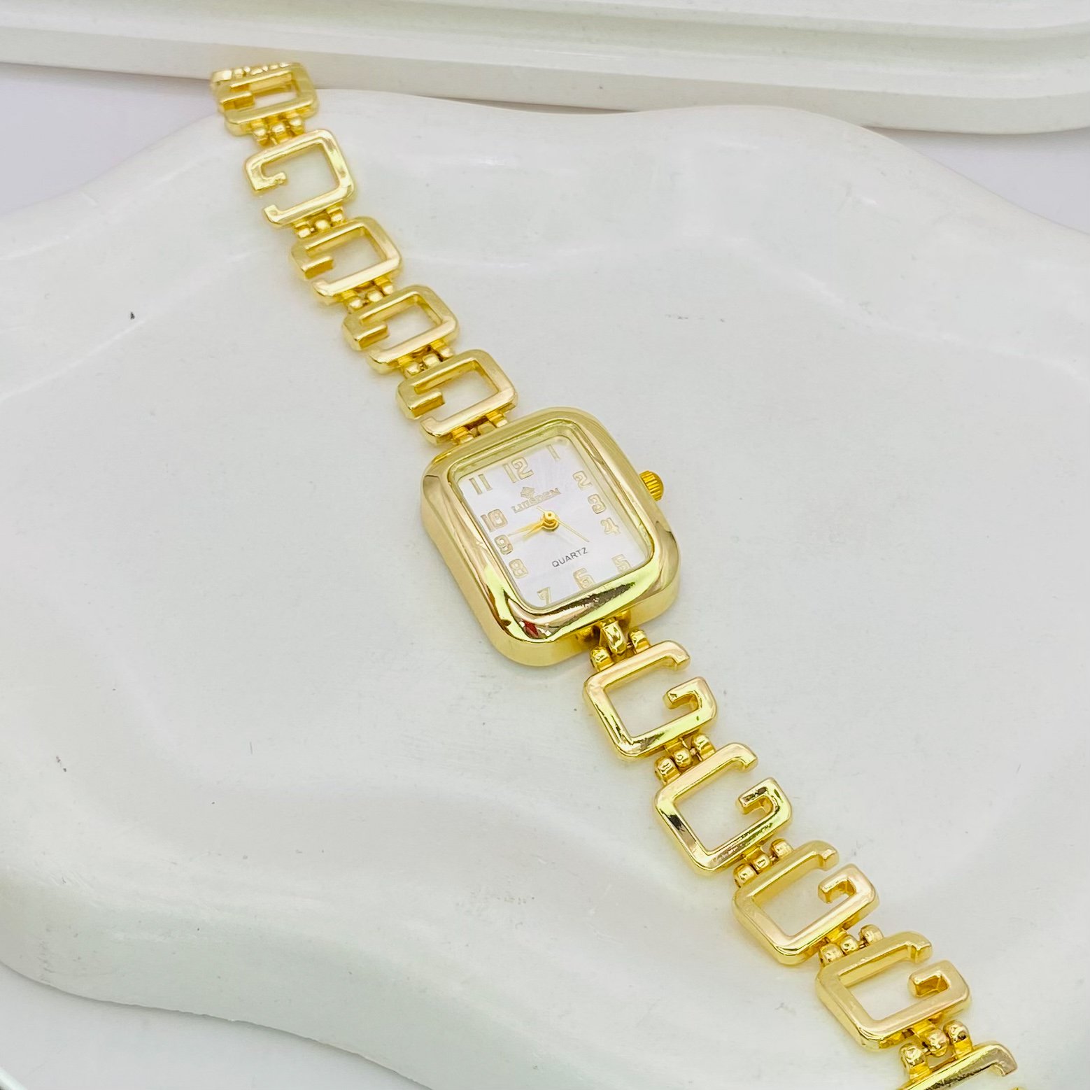 Relógio Bella cravejado dourado ref 3885